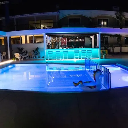 Trefon And Family Aparthotel 3*