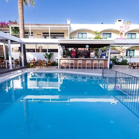 Trefon And Family Aparthotel 3*